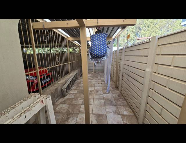 3 BEDROOM FREEHOLD FOR SALE IN MAYBERRY PARK